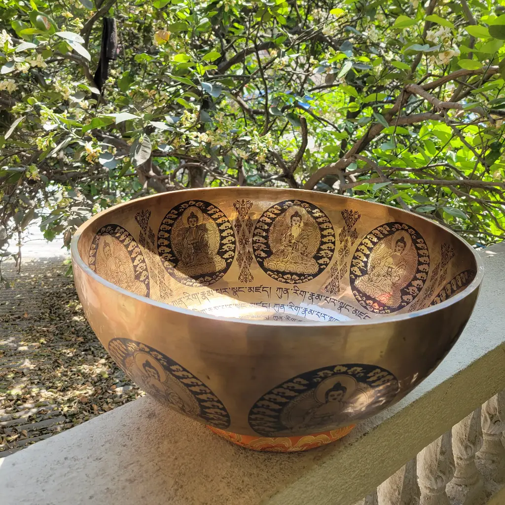 Mandala Healing Singing Bowl (18 inch)